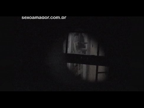 ❤️ Blondie és gravada en secret per un voyeur del barri amagat darrere de maons buits ❤❌ Porno a nosaltres ❤