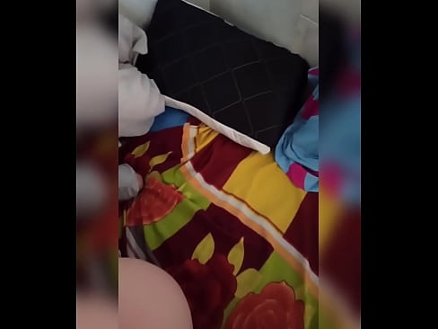 ❤️ La meva companya de pis es queda sola a casa perquè el seu marit se'n va de vacances i jo aprofito per follar-la i omplir-li el cul de llet ❤❌ Porno a nosaltres ❤