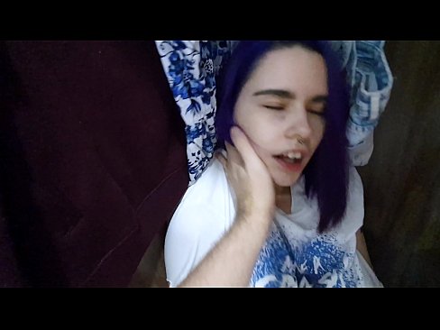 ❤️ Vaig trobar la meva germana a l'armari i la vaig ajudar a correr-se ❤❌ Porno a nosaltres ❤